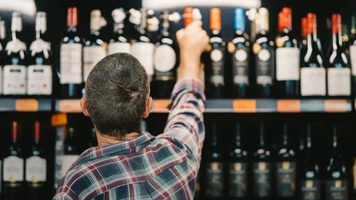 What Is a Retail Liquor License? + 7 Steps To Apply for One
