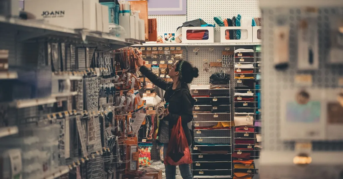 Brick-and-Mortar vs. E-Commerce: Which is Best?