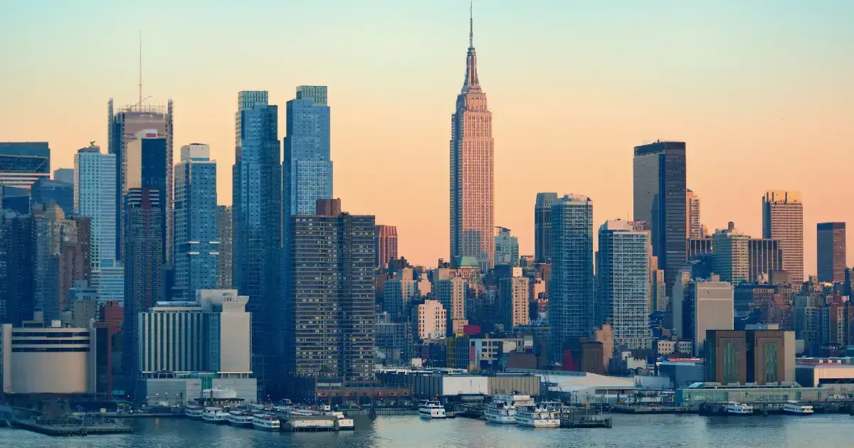 How To Open a Liquor Store in New York: 8 Tips and Insights